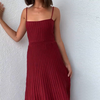 Clara | Robe Plissée à Bretelles et Taille Haute